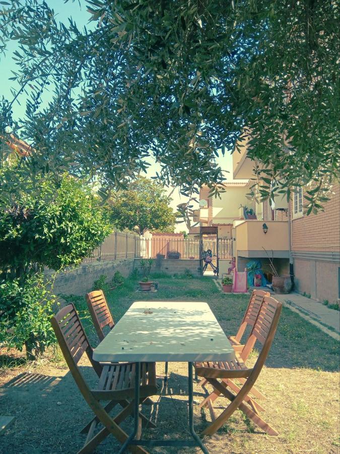 Casa Flora Appartamento Con Giardino Fiumicino Exterior photo